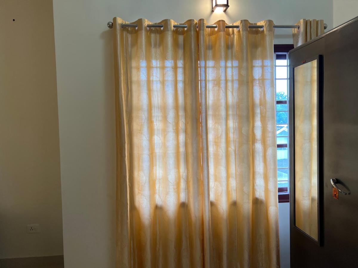Pullad Villa Aranmula Eksteriør billede